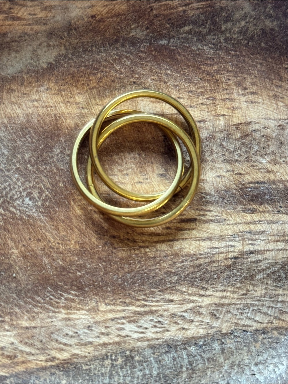 Gold Interlocking Circles Ring (sz6)